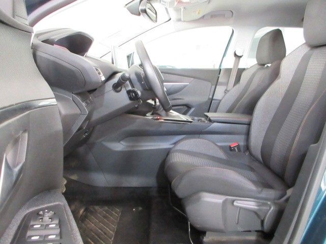 Fahrzeugabbildung Peugeot 5008 Active 1.2T NAVI/LED/PDC/TEMPOMAT/DAB/ALU