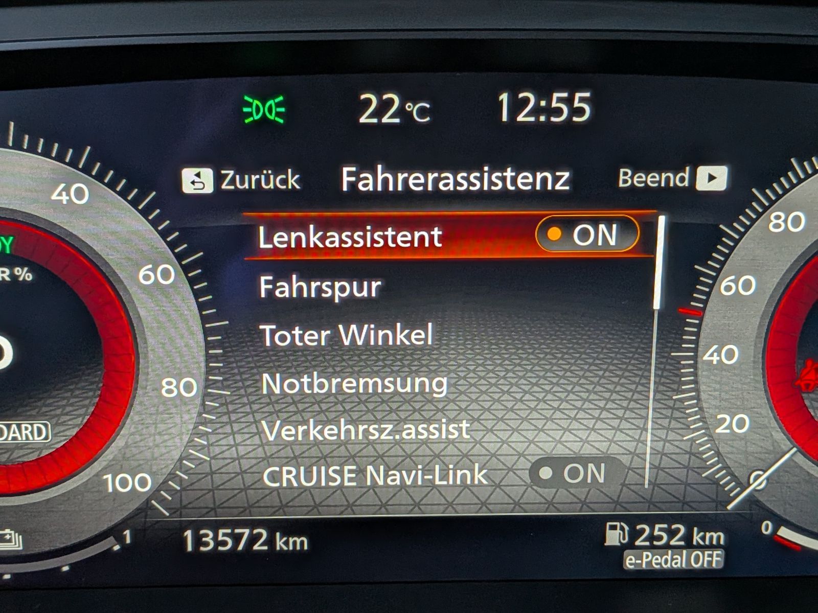 Fahrzeugabbildung Nissan X-Trail 1.5 e-Power N-Connecta ACC 360 Navi 12"