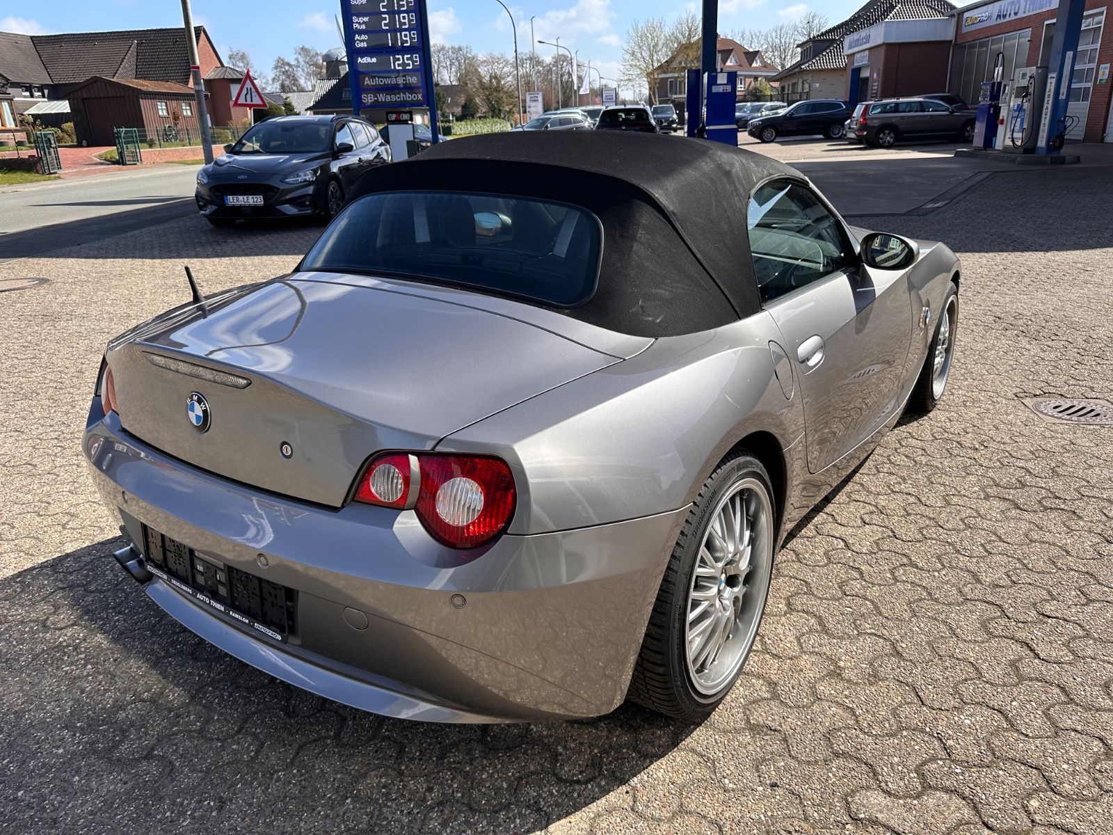 Fahrzeugabbildung BMW Z4 Roadster 2.2i Xenon/Leder/GRA/HiFi/PDC/Klima