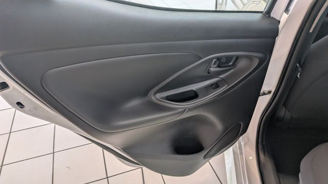 Fahrzeugabbildung Toyota Yaris 1.5 Business Edition KlimaA,Navi,SHZ,ACC