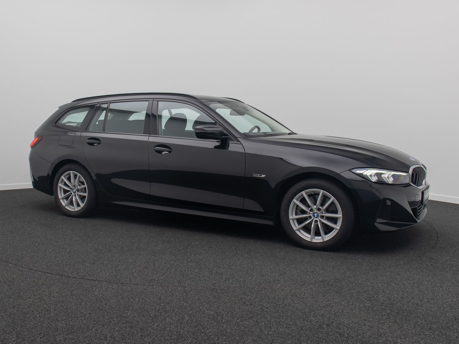 Fahrzeugabbildung BMW 320e  DAB CockPitPlus PDC WidscreenDisplay LED