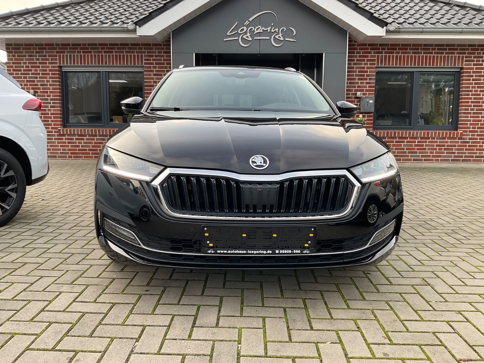 Fahrzeugabbildung SKODA Octavia Combi 1.4 TSI iV DSG,HeadUp,Navi