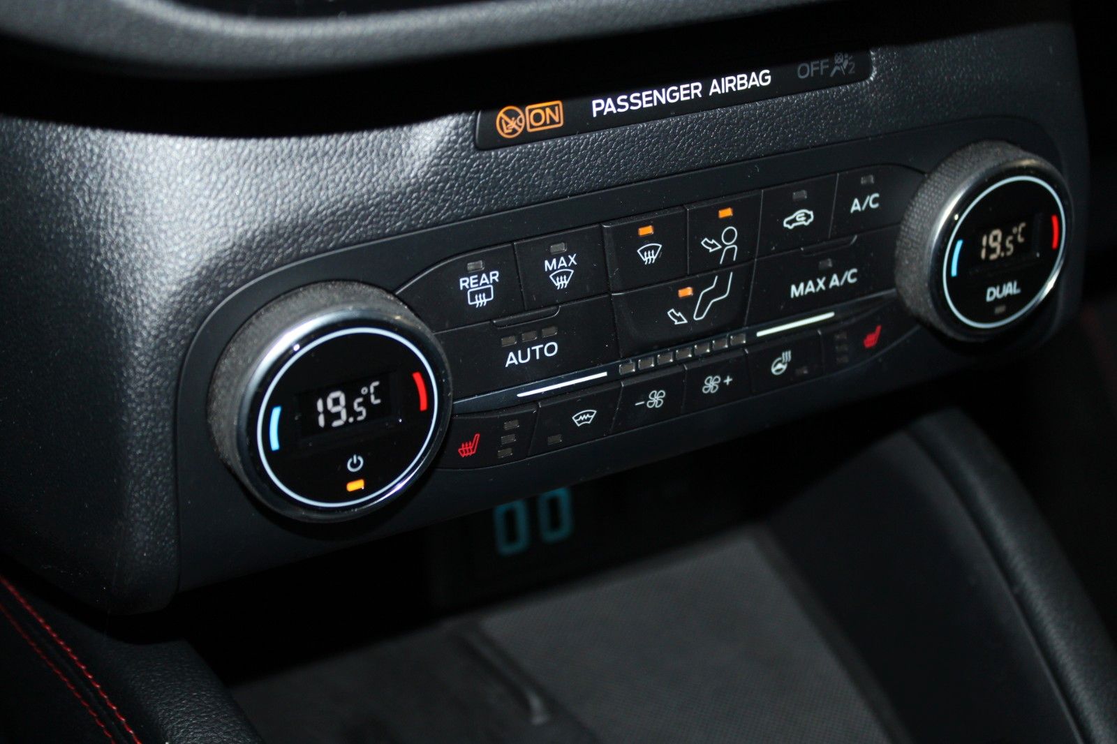 Fahrzeugabbildung Ford Kuga 2.5 PHEV ST-Line X Aut. LED B&O AHK HUD uvm