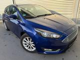 Ford Focus Lim Titanium Automatik Lenkrad Heizung Shz - Ford Focus Gebrauchtwagen in Wuppertal