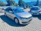 Volkswagen Passat Premium 2.5 US  Klima  Automatik TÜV NEU - Volkswagen Passat aus 2013