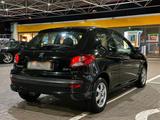 Peugeot 206+ Baujahr 2009 - TÜV neu Schwarz - Peugeot 206 in Düsseldorf