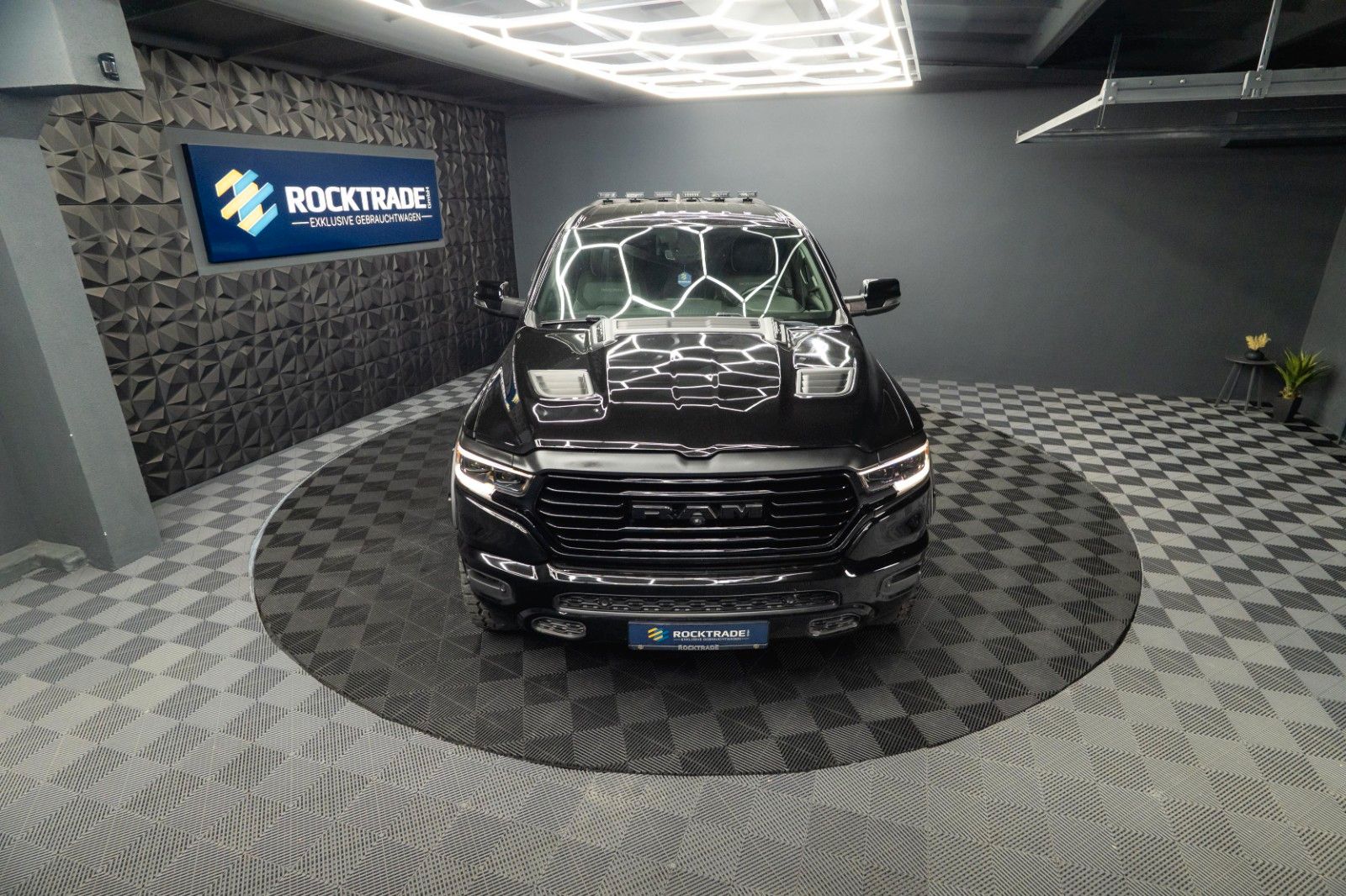 Fahrzeugabbildung Dodge RAM 5.7 V8 HEMI 4x4 LARAMIE Limited Offroad LED
