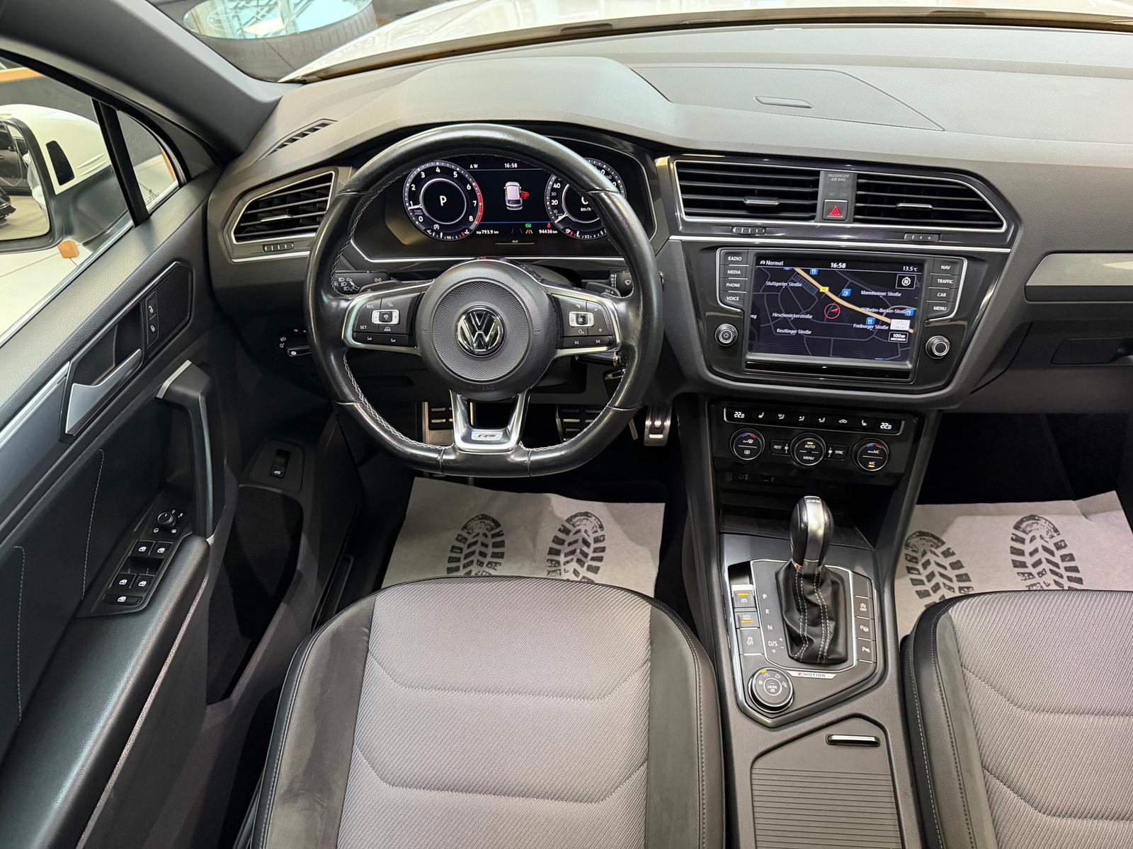 Volkswagen Tiguan 2.0 TSI R-Line 220PS 4M DSG Pano ACC LED