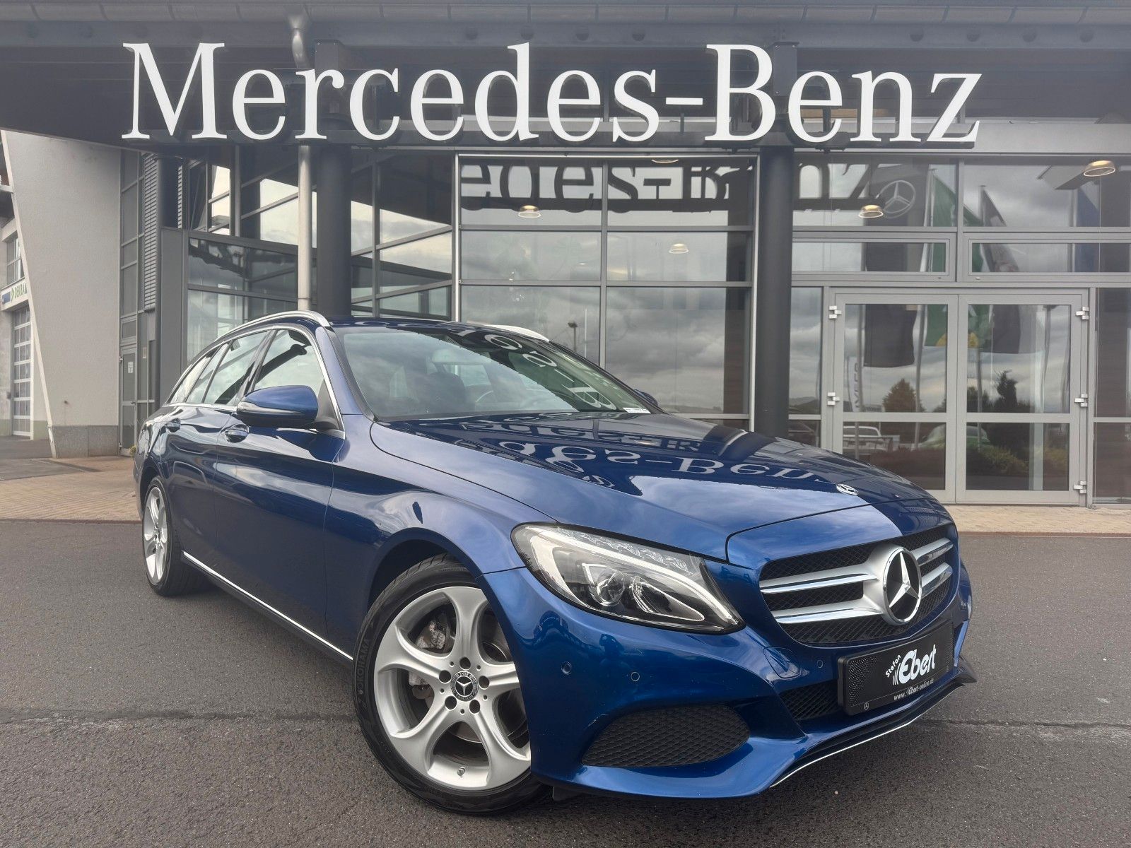 Fahrzeugabbildung Mercedes-Benz C 300 T Avantgarde+Ambiente+LED+IHC+SpiegelP