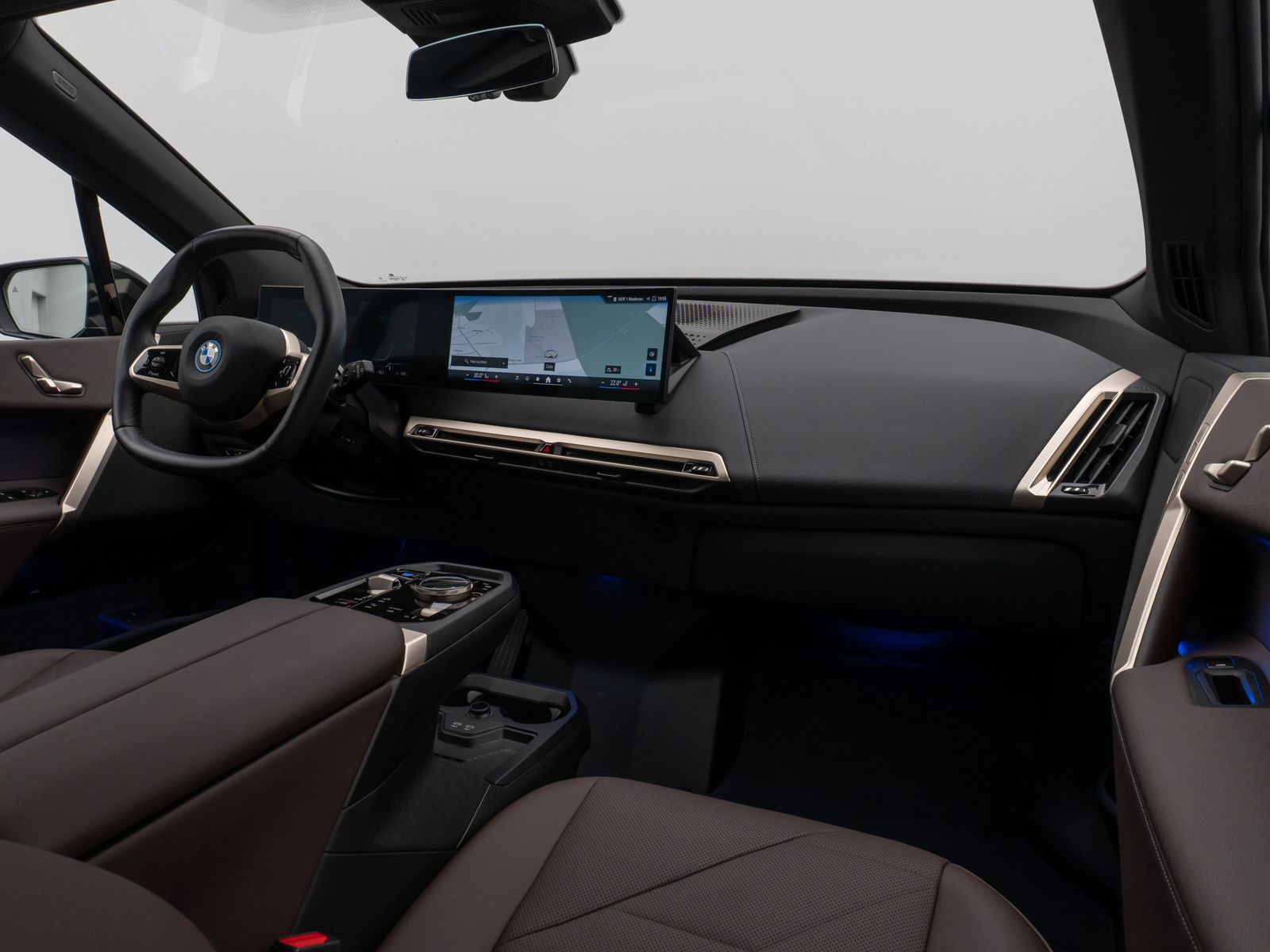 Fahrzeugabbildung BMW iX xD40 Panorama Kamera HiFi Komfort SkyLounge