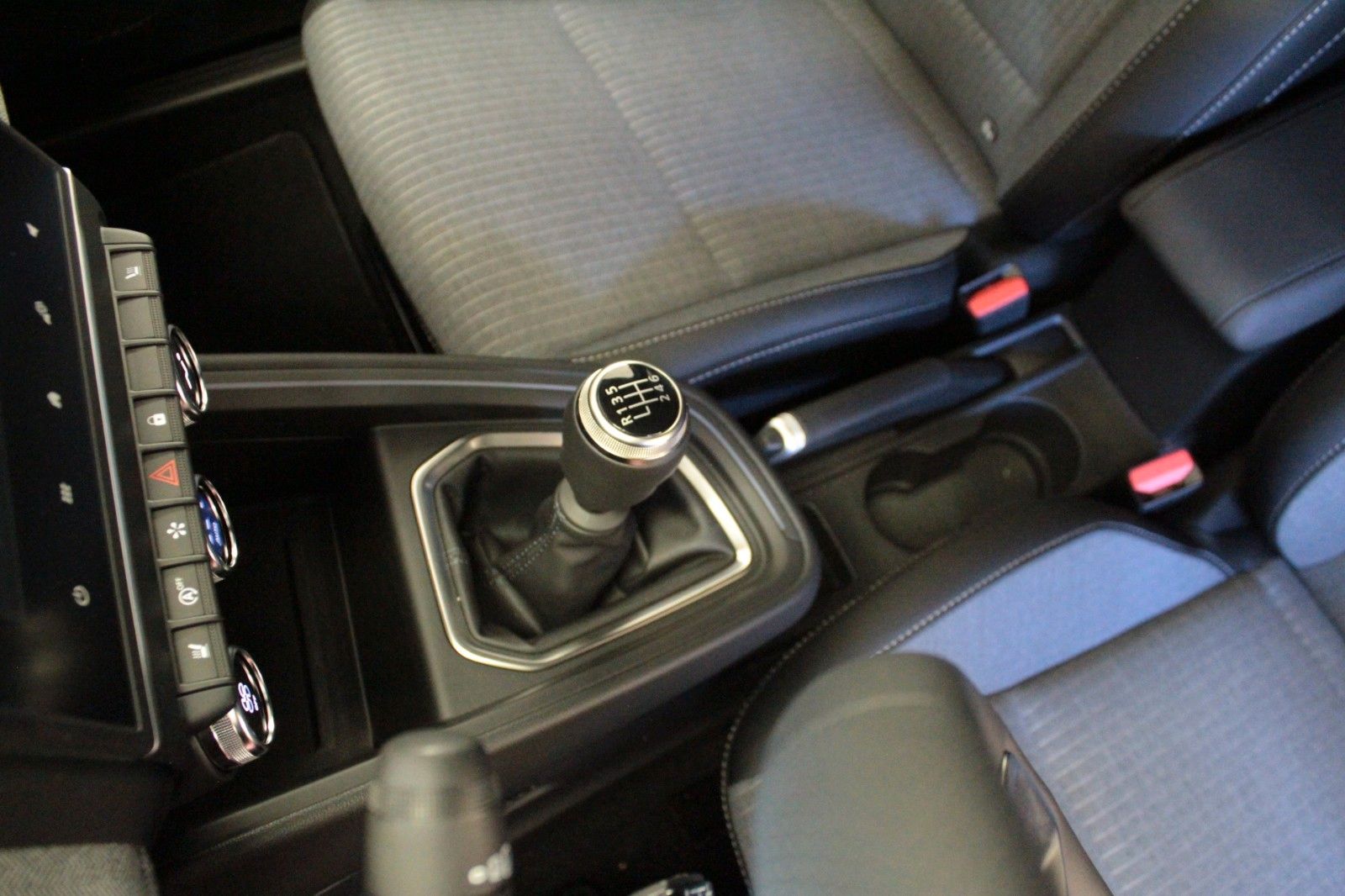 Fahrzeugabbildung Renault Clio TCe 90 Techno *Winter-*&*Look-Paket*