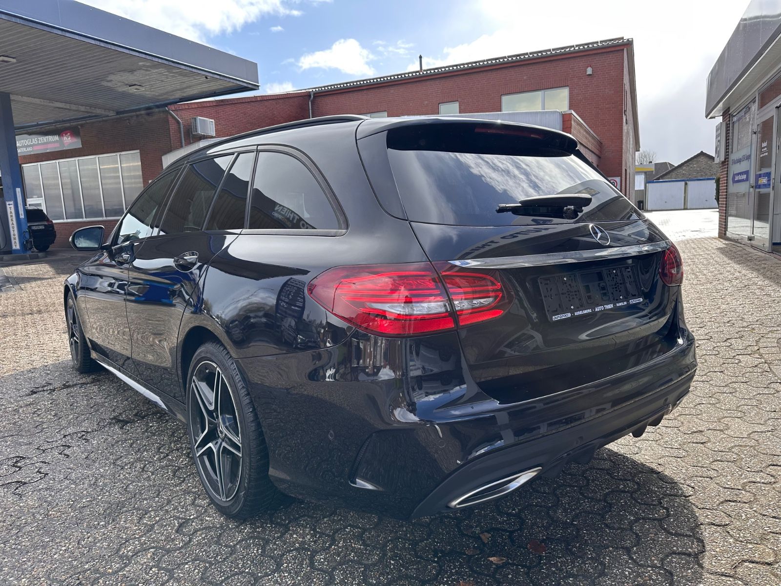 Fahrzeugabbildung Mercedes-Benz C 300 T-Modell AMG Line Night/AHK/LED/Navi/eHeck