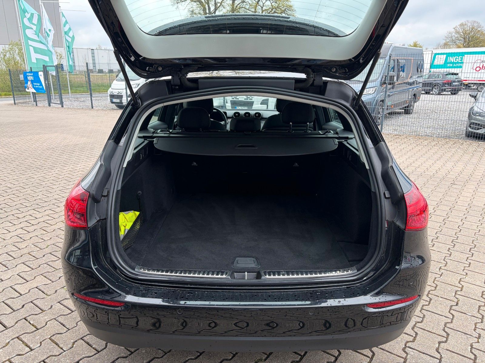 Fahrzeugabbildung Mercedes-Benz C 200 T d Business  MBUX