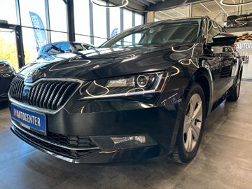 Skoda Superb Combi Style 4x4 *SZHZ*PDC*AHK*NAVI*KLIMA*