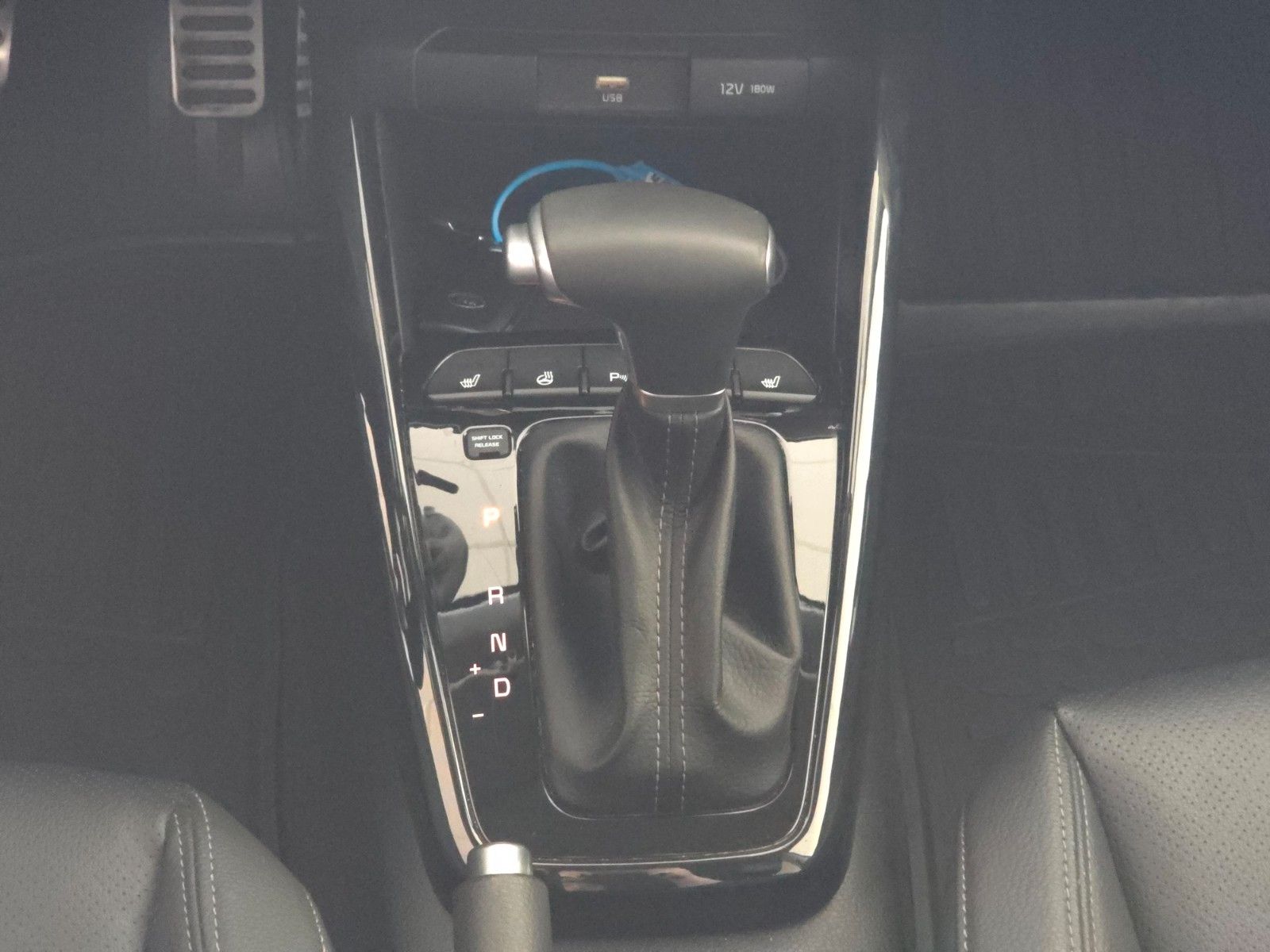 Fahrzeugabbildung Kia Stonic 1.0 T-GDI 120 Platinum Edition DCT7