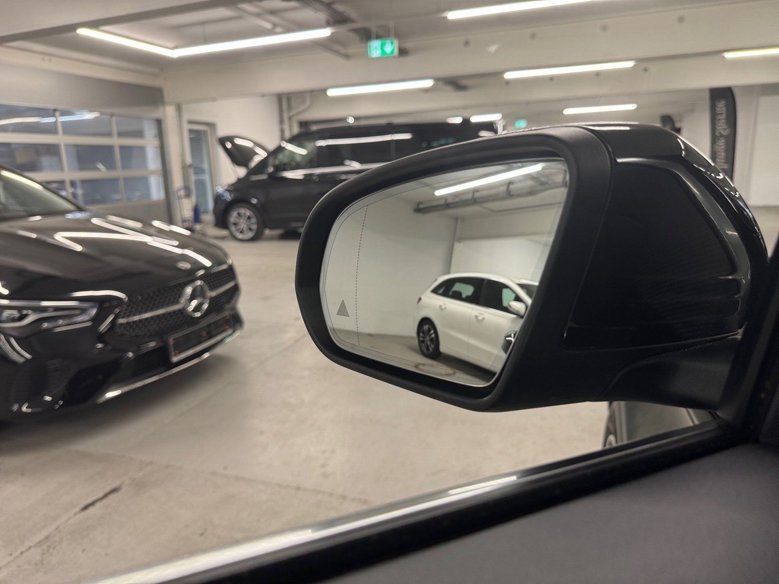 Fahrzeugabbildung Mercedes-Benz GLC 250 4M AMG*Distronic*LED*Comand*AHK*360*Totw