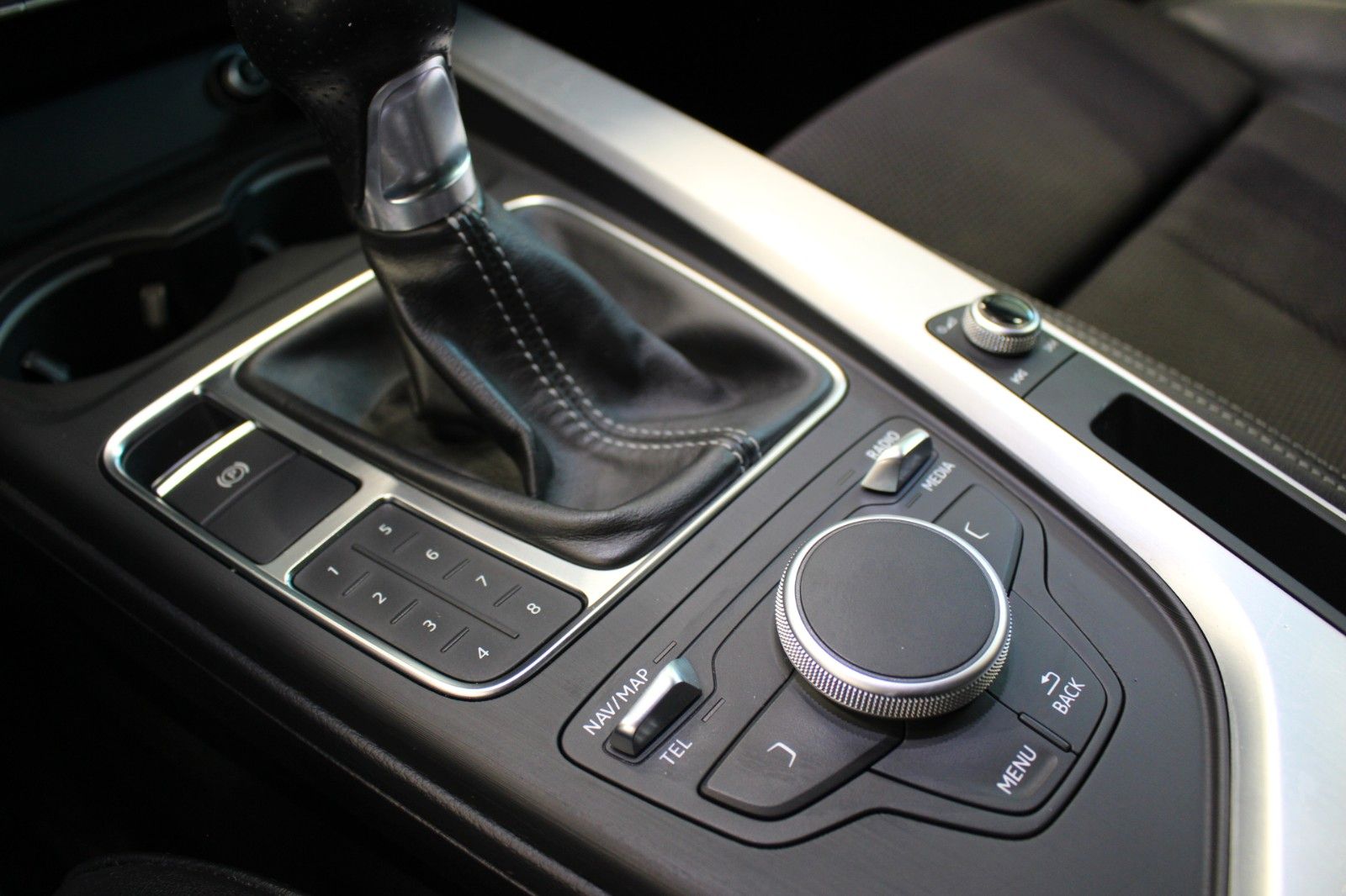 Fahrzeugabbildung Audi A5 2.0 TDI S Line Sportpaket 1.Hand+Keyless-Go