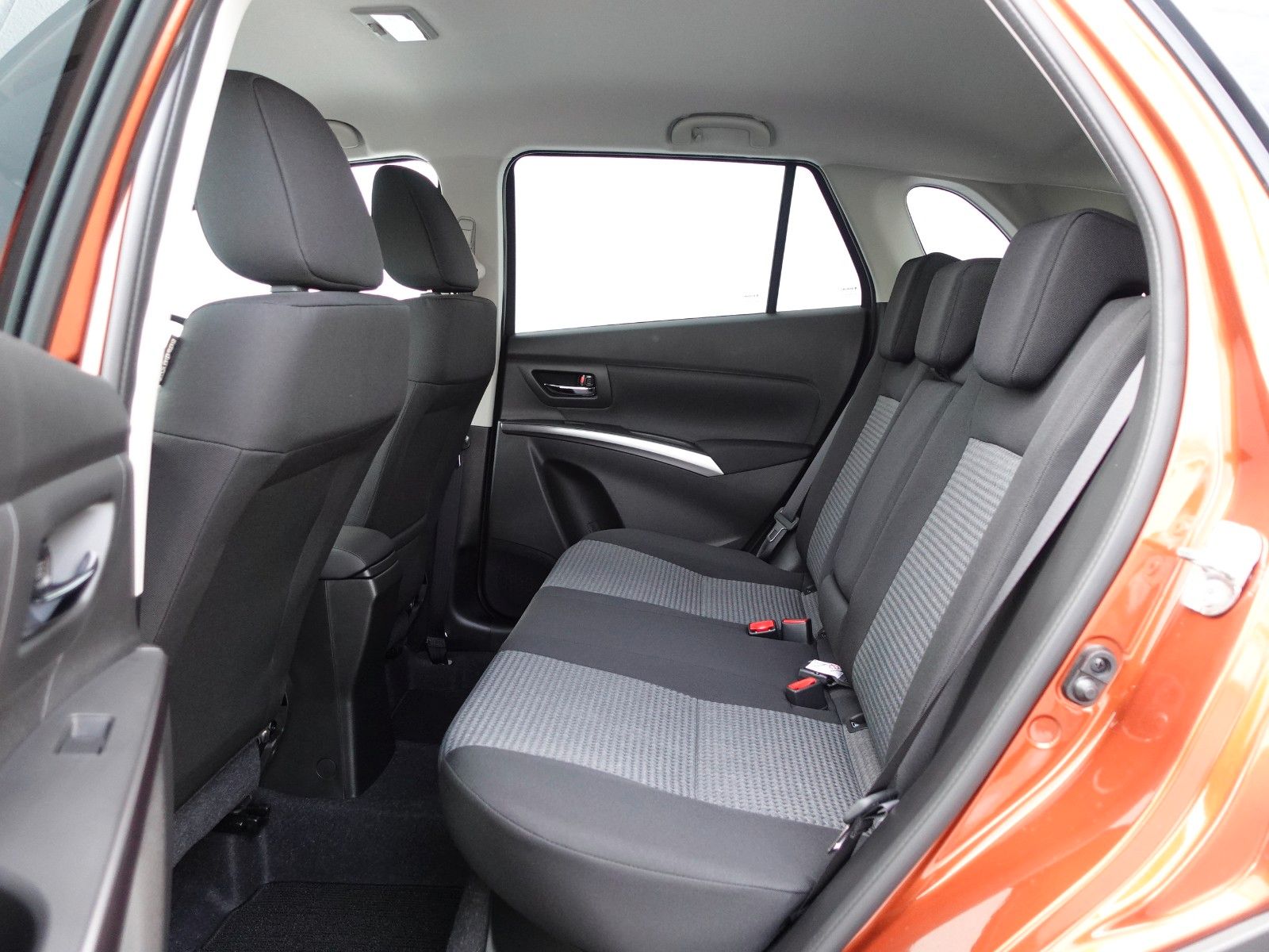 Fahrzeugabbildung Suzuki S-Cross Comfort 1.4,Navi,Kamera,Sitzhzg,LED,17"