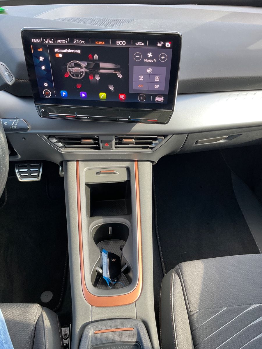Fahrzeugabbildung CUPRA Born 58 kWh 150 kW,Kamera,Navi,Sitzheizung,ACC