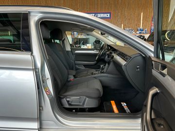 Volkswagen Passat *KEYLESS*ACC*AHK*NAV*3-ZONEN*LED*