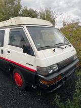 Mitsubishi L300 - Mitsubishi L300: Van