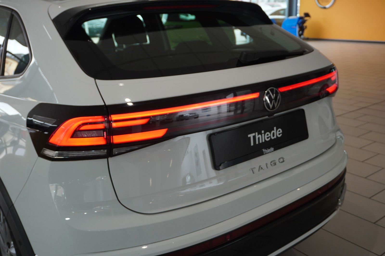 Fahrzeugabbildung Volkswagen Taigo 1.0 TSI R-LINE NAVI/LED/KAMERA/SPORT/DAB+
