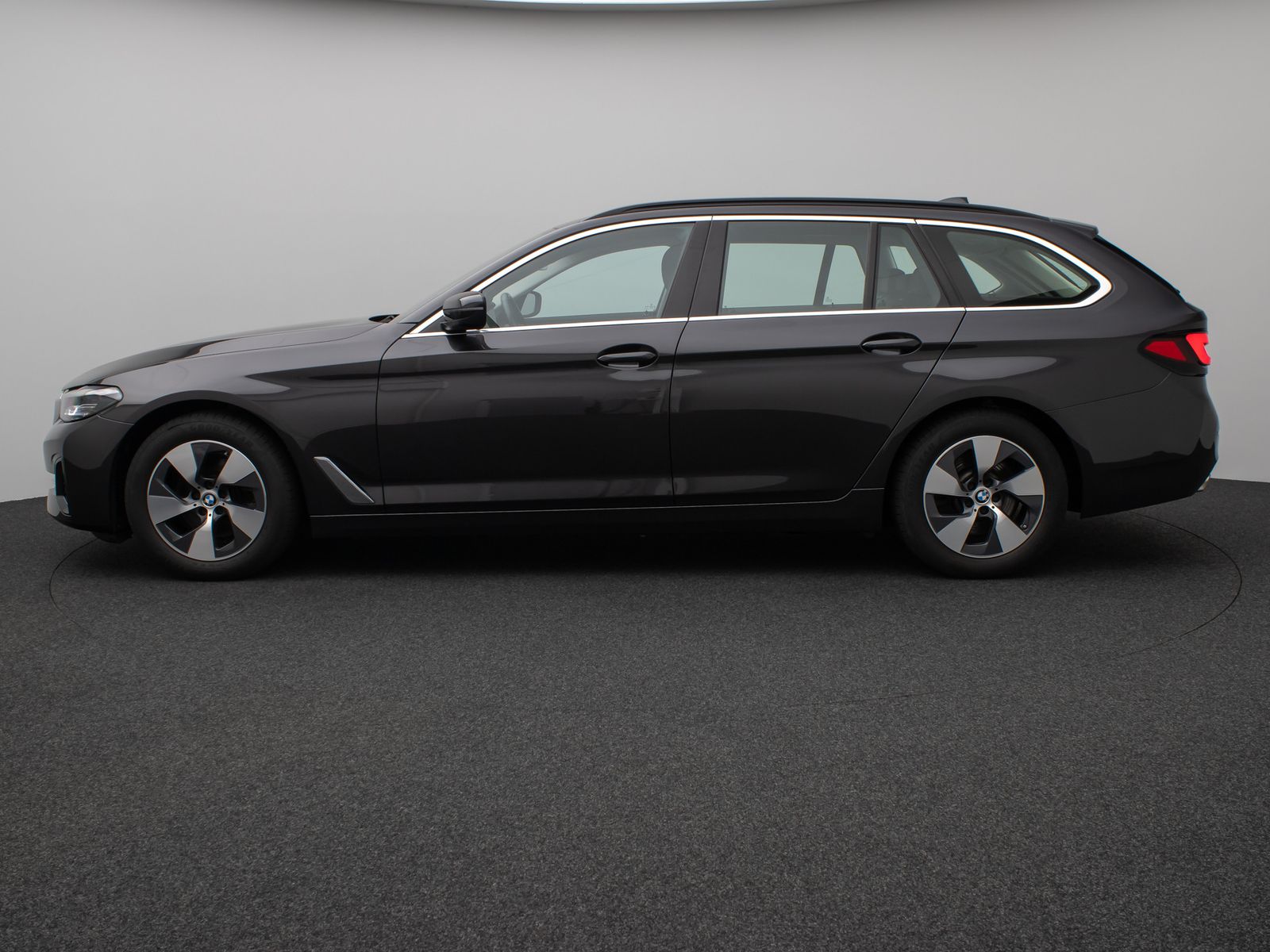 Fahrzeugabbildung BMW 520i DAB WLAN CockPitProPDC Sitzhzg LED Alarm