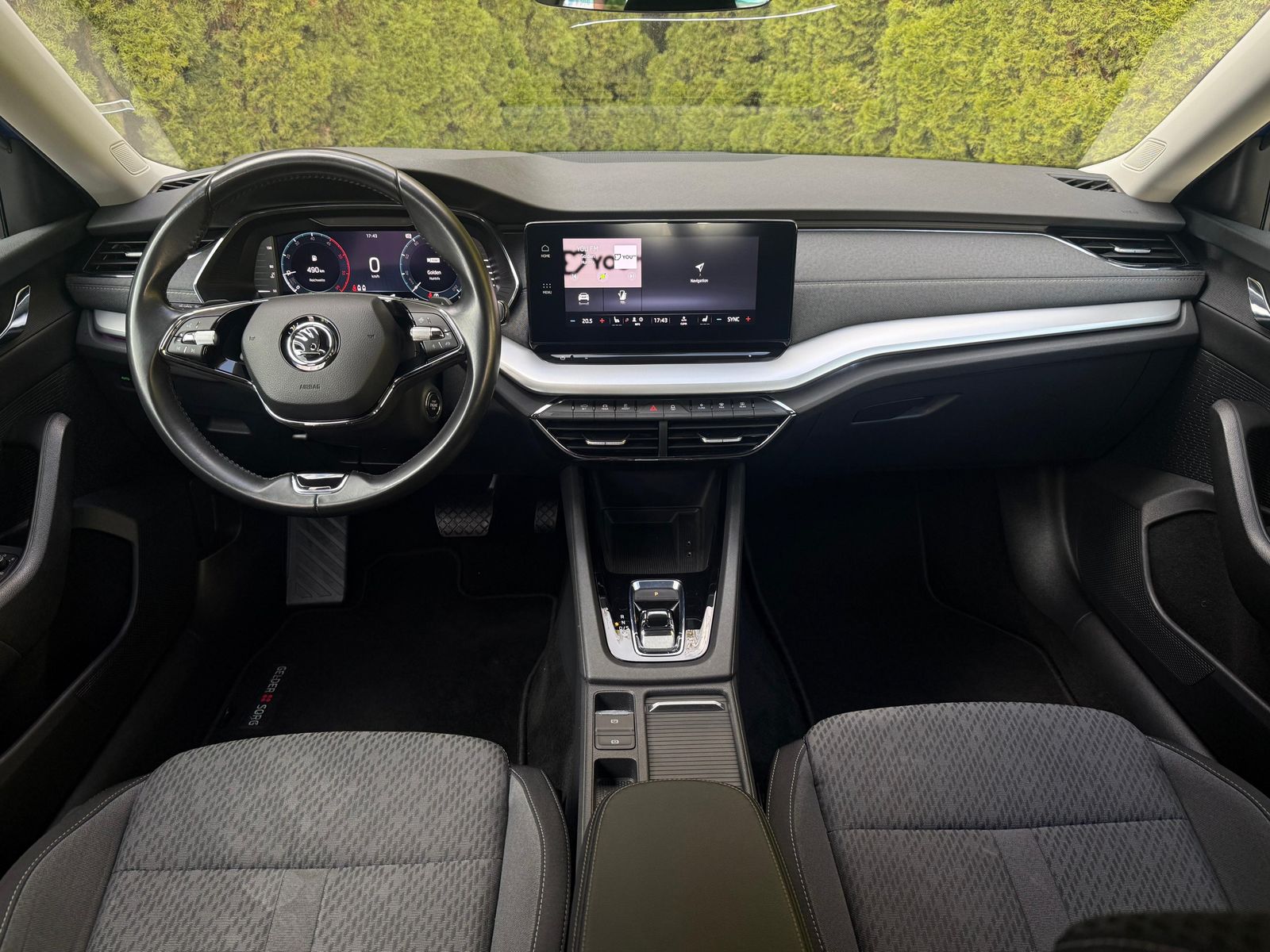Fahrzeugabbildung SKODA Octavia 2.0 TDI DSG Style LED+KAM+SHZ+AMBI+CARPL