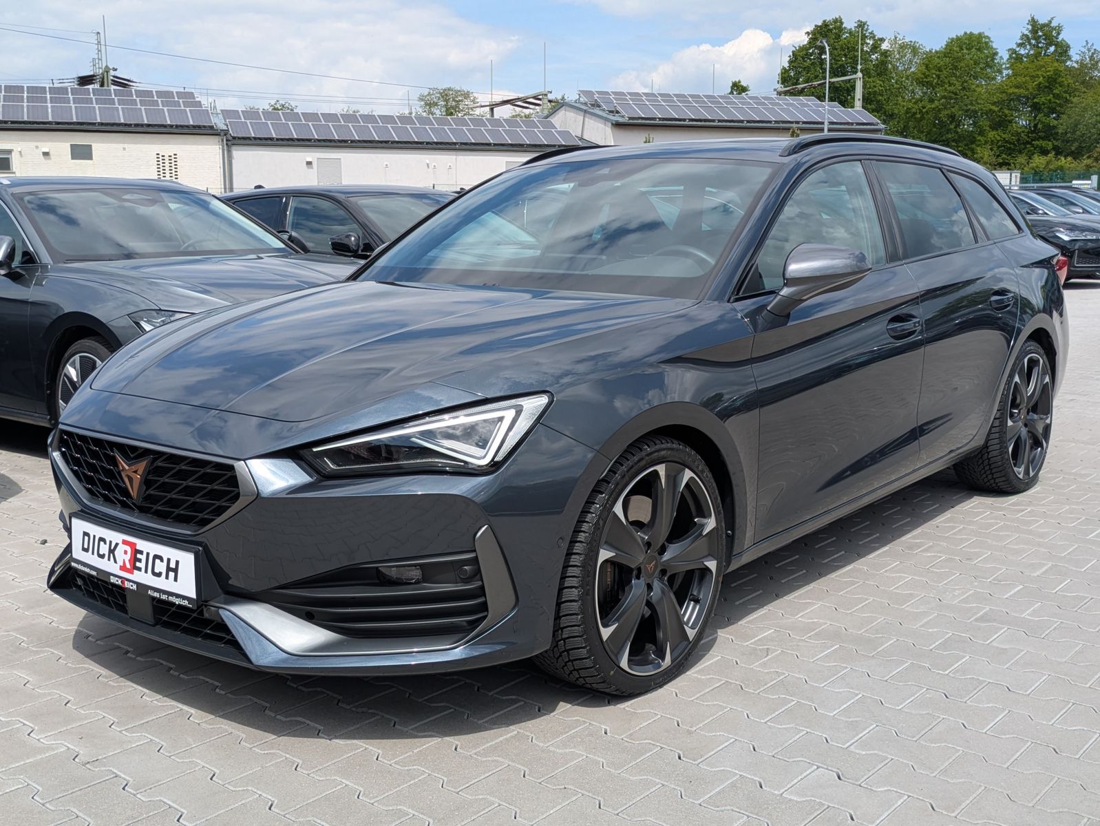 Fahrzeugabbildung CUPRA Leon VZ 2.0TSI 4Drive ACC*PANO*MATRIX*DCC*LM19"