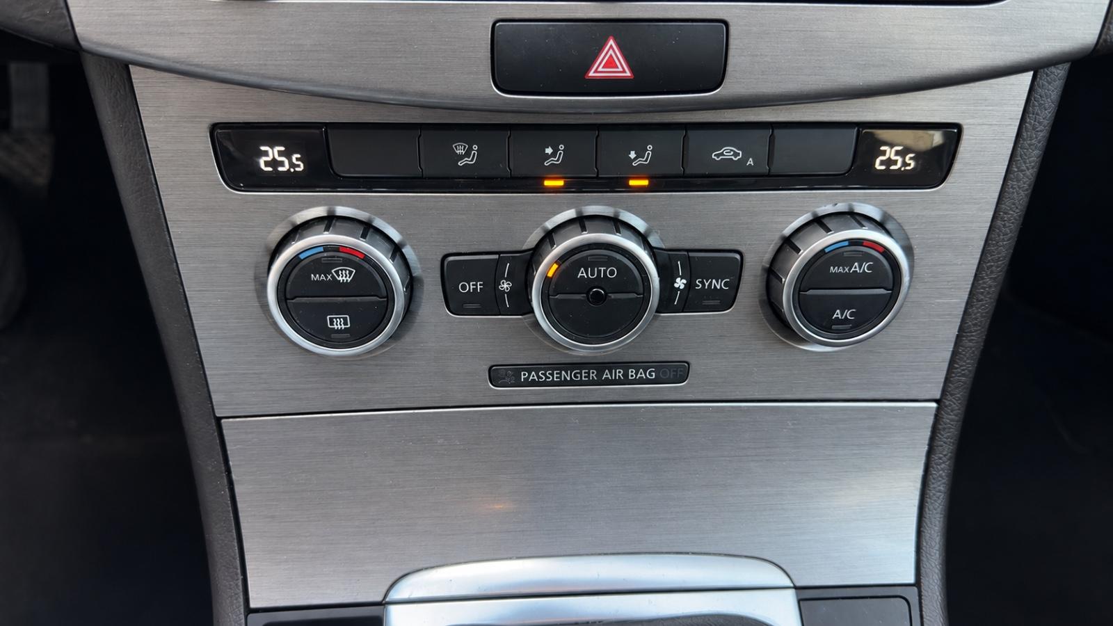 Volkswagen Passat 2013 — photo 17