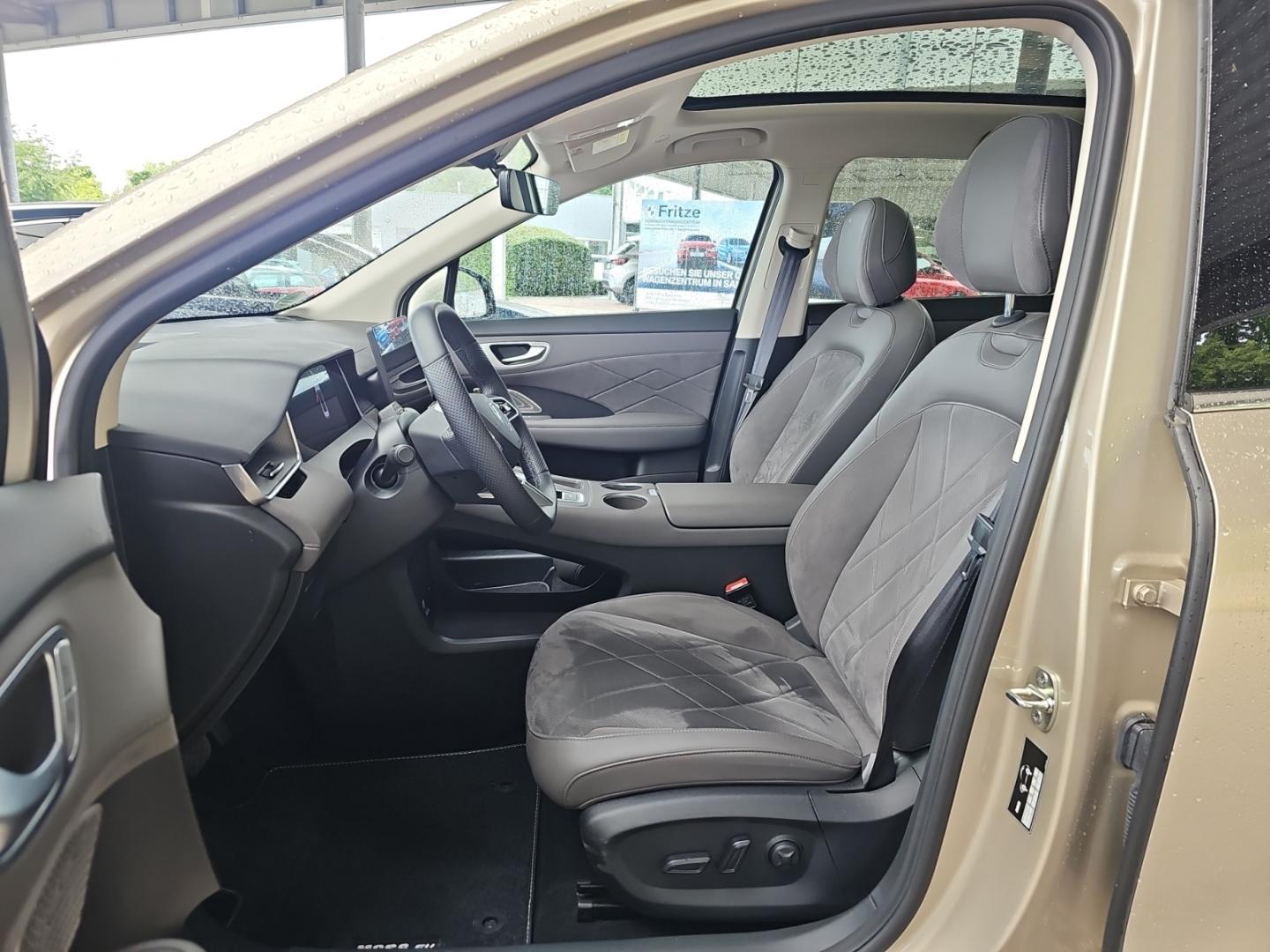 MG S6 EV Lux AWD, Panoramad., Navig., bel. Sitze 36