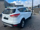 Ford Kuga 2,0 TDCi 4x4 120kW Titanium PowerShift - Autos mit Allradantrieb bis 15.000 Euro