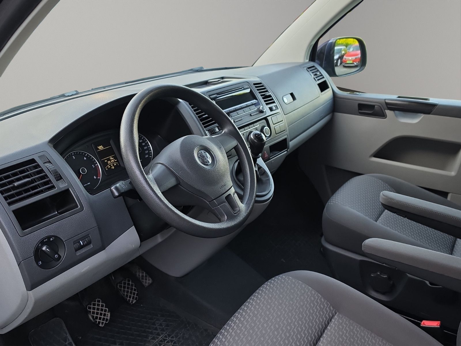 Fahrzeugabbildung Volkswagen T5 Transporter Bus Caravelle Trendline Aus 1Hand