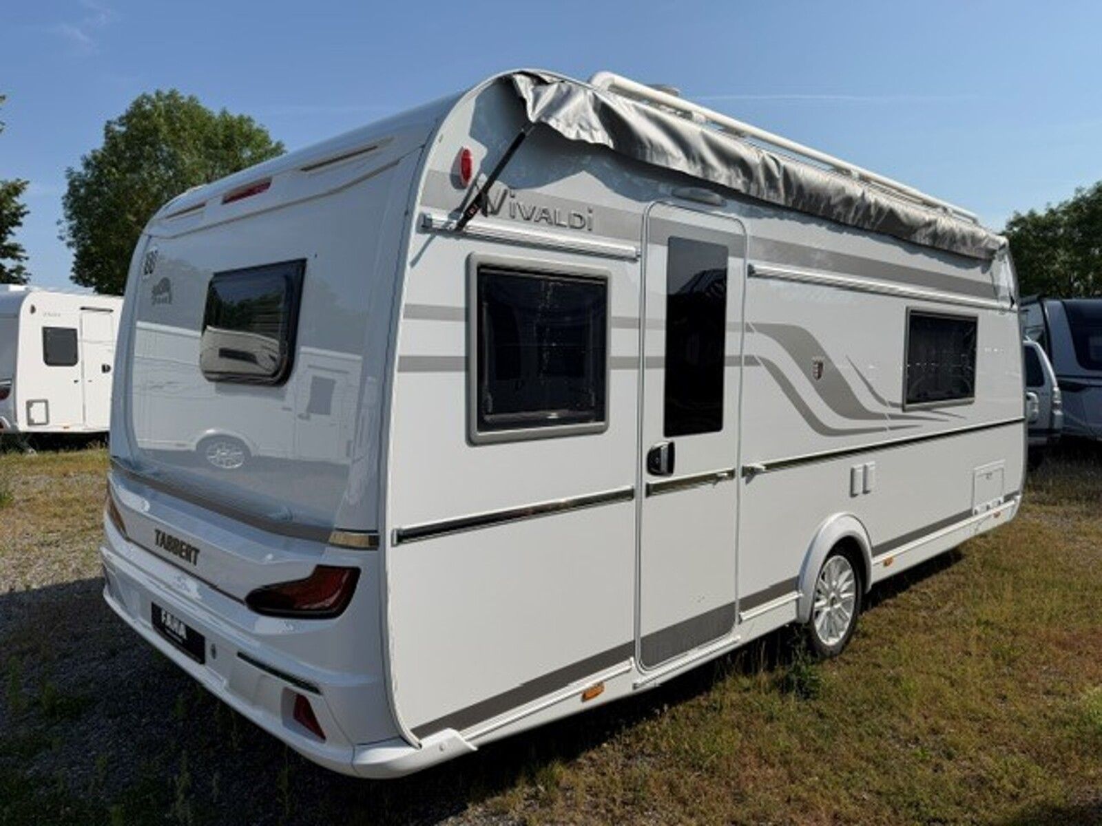 Fahrzeugabbildung Tabbert Vivaldi 550 DF 2.5 Mover Solar Queensbett Ofen