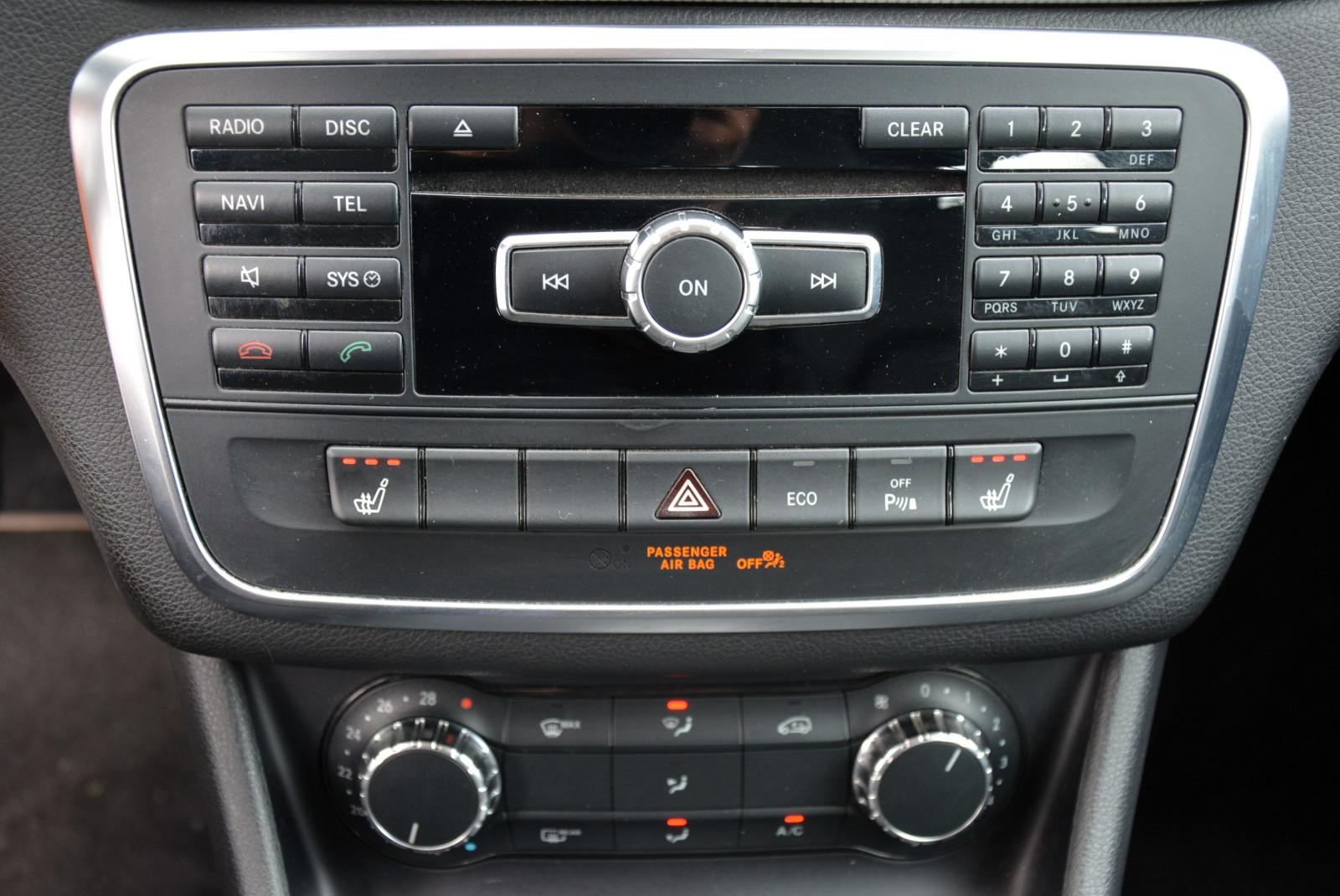 MERCEDES-BENZ GLA - 200 - BI-XENON - 156 CV
