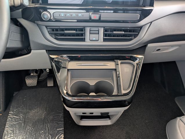 Ford Tourneo Custom Tit. 2.0 L1 AT,19"