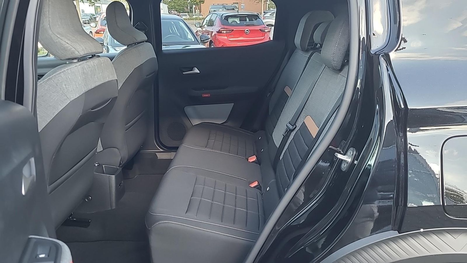 Fahrzeugabbildung Citroën C3 Aircross Plus+Wenige KM+PDC+LED+AWR+ACC+DAB