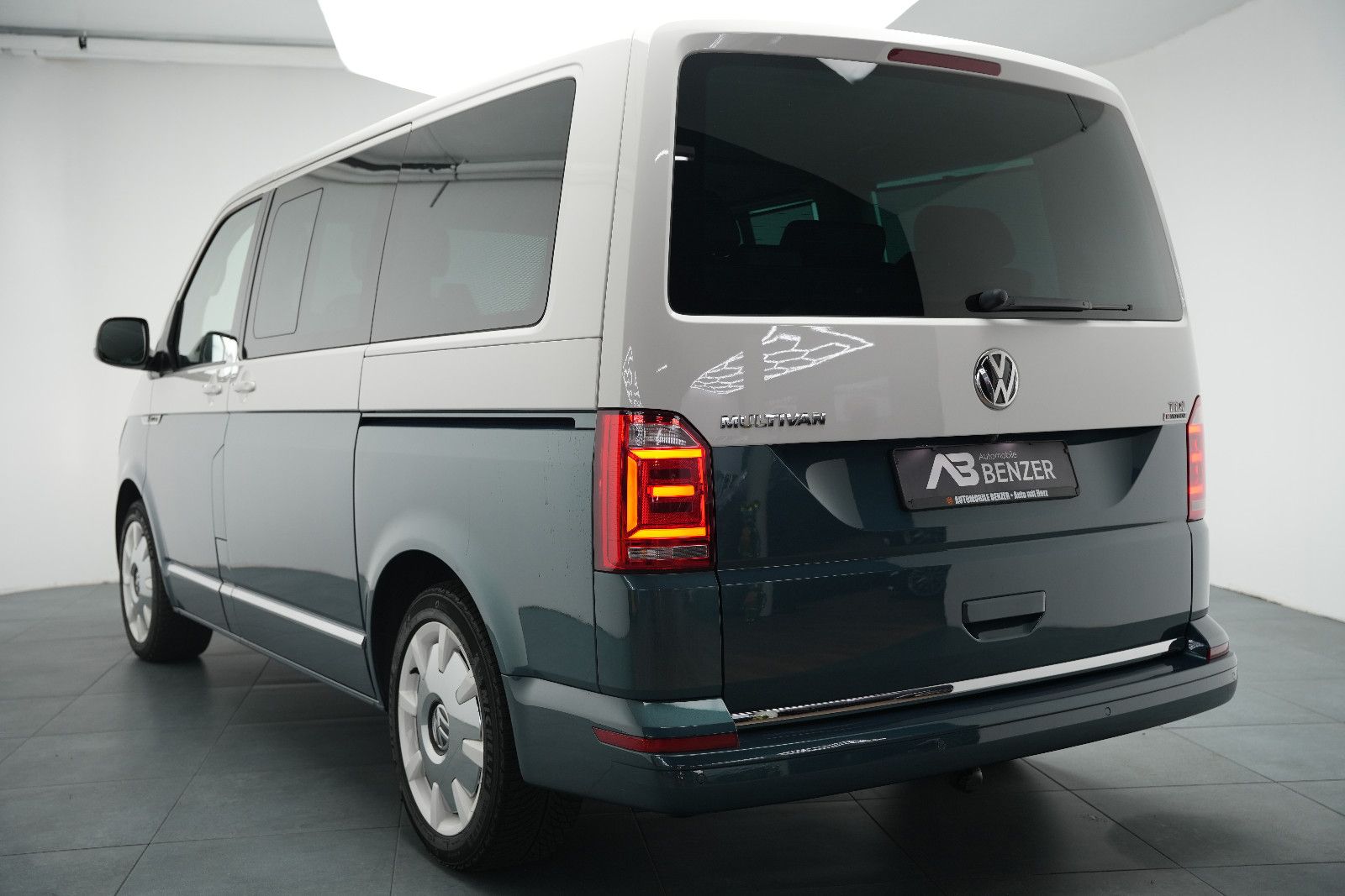 Fahrzeugabbildung Volkswagen T6 Multivan Generation S *7-Sitz*DynAudio*Kamera