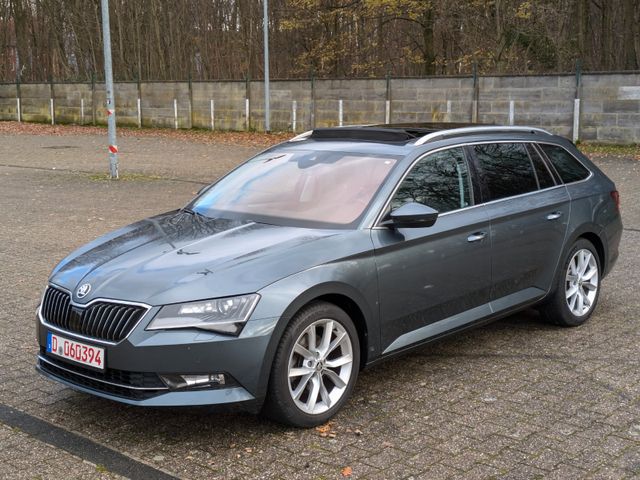 Skoda Superb Alcantara/AID/Pano/ACC/FullAssist/KeyLess