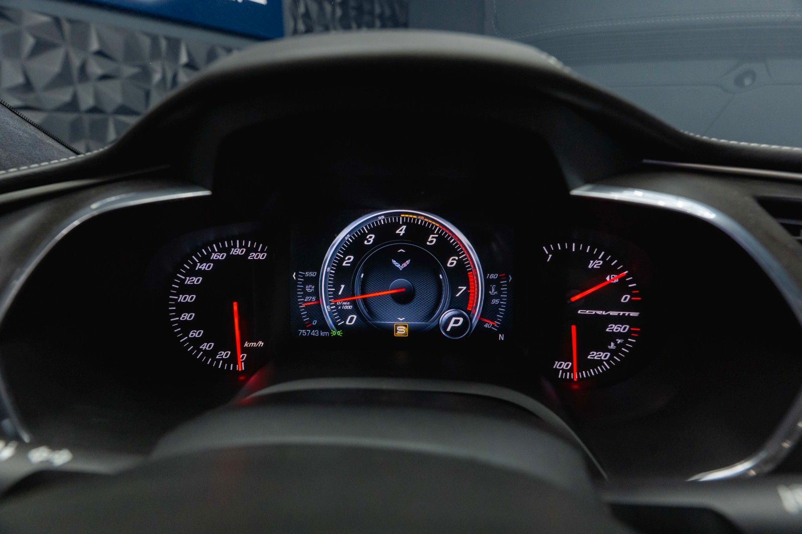 Fahrzeugabbildung Corvette C7 6.2 V8 Stingray 3LT Z06-Design Targa Perform.