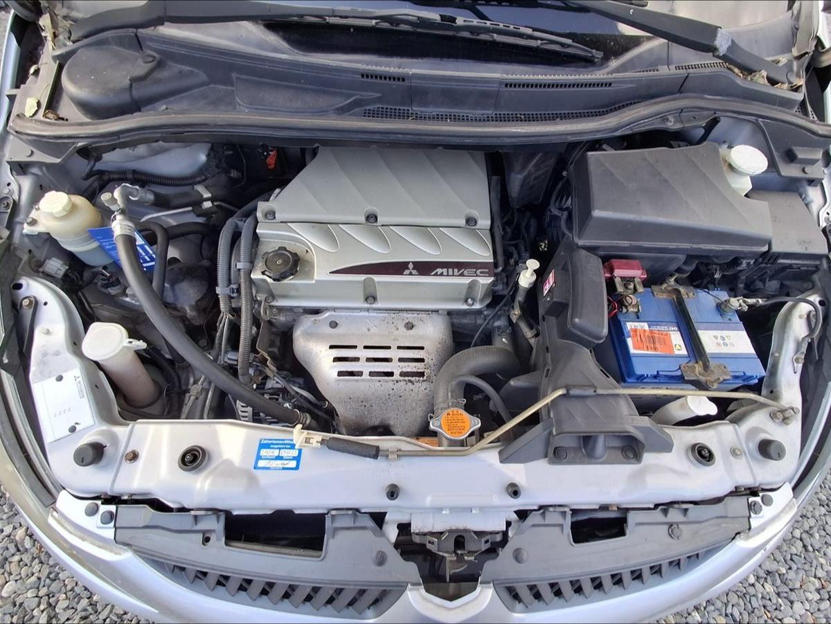 Mitsubishi Grandis 2005 — photo 17