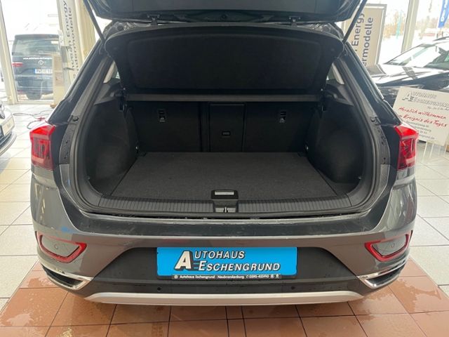Fahrzeugabbildung Volkswagen T-ROC 1.5 TSI DSG STYLE GJR NAVI APP-CONNECT
