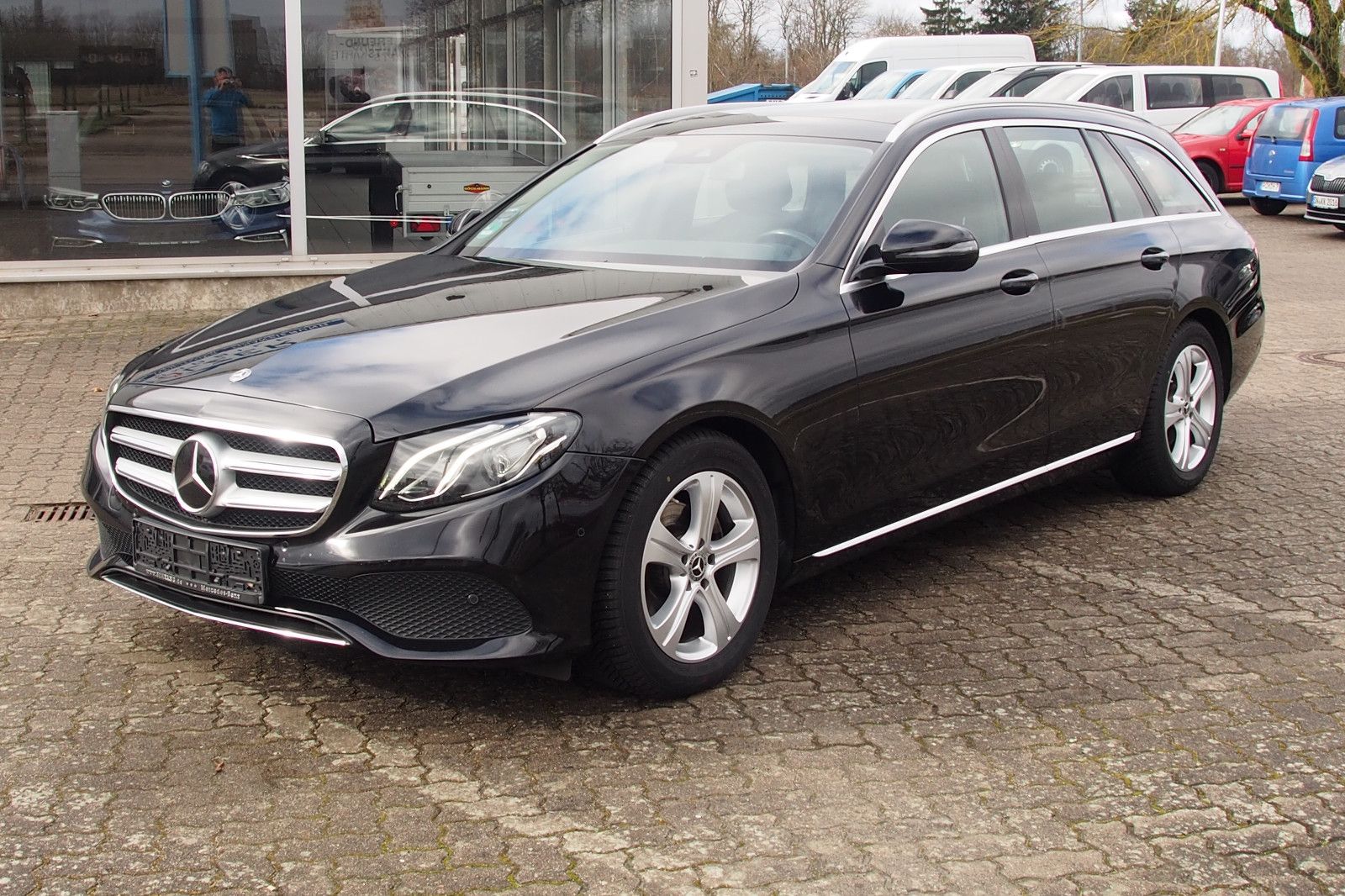 MERCEDES-BENZ E 220d  T-Modell/Widescreen/Ahk/Panorama