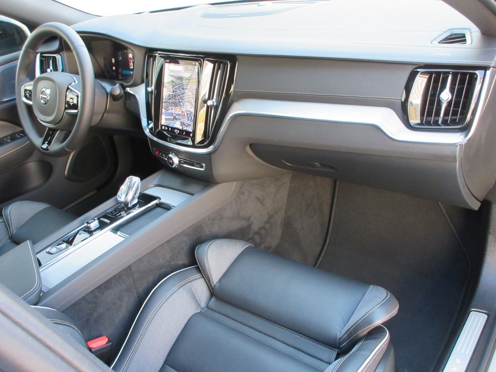 Fahrzeugabbildung Volvo S60 Lim. Ultimate Dark AWD