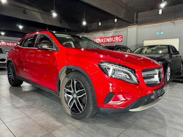 Mercedes-Benz GLA 250 PANO/DISTR/AUT/NAVI/LEDER/KAMERA/AHK/TW