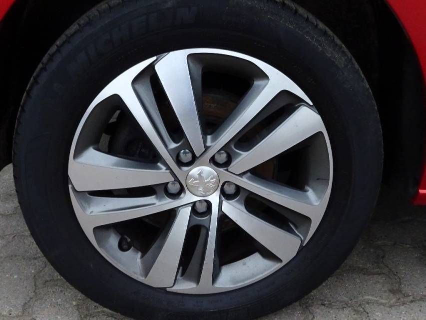Fahrzeugabbildung Peugeot Expert Traveller 2.0 HDi L2 Business VIP+HeadUp+