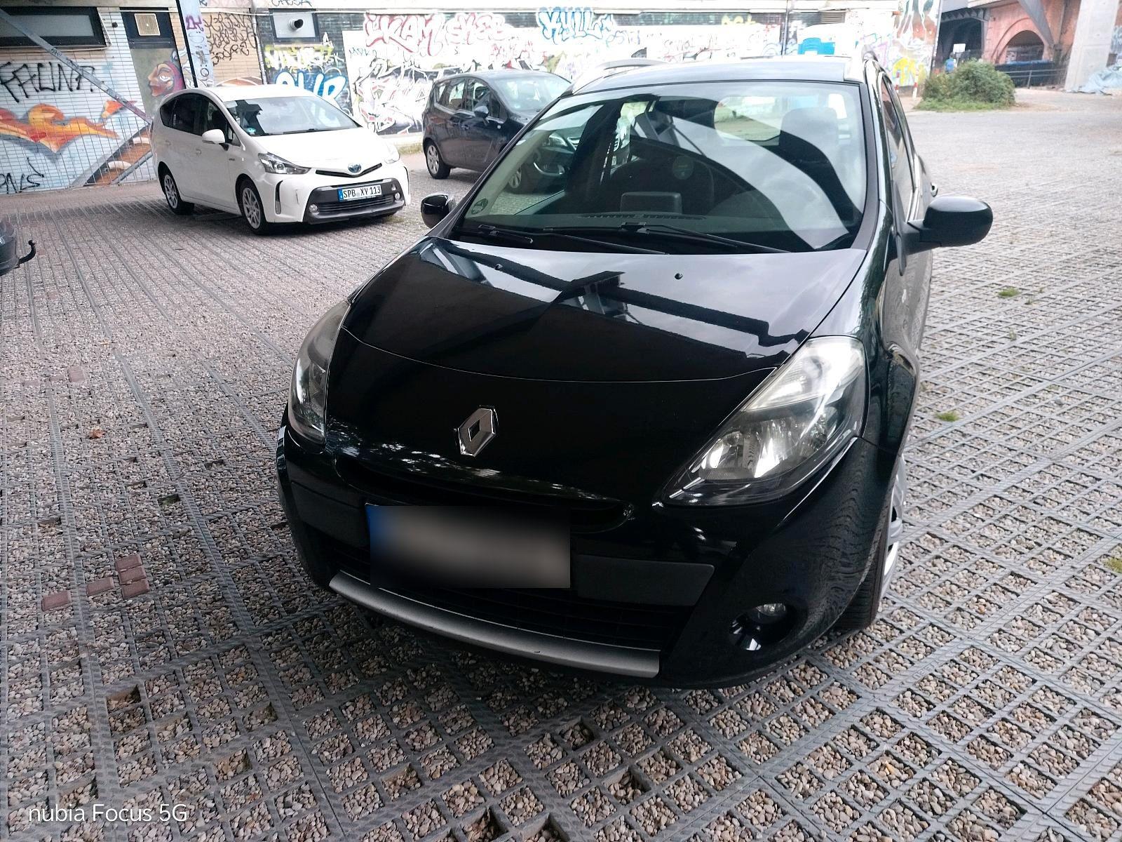 Renault Clio 2012 — салон