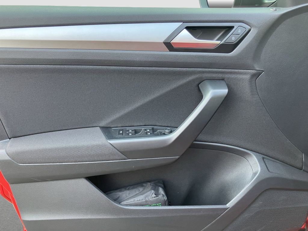 Fahrzeugabbildung Volkswagen T-Roc 1.5 TSI Life SITZH*NAVI*LED*KLIMAAUT*SITZH