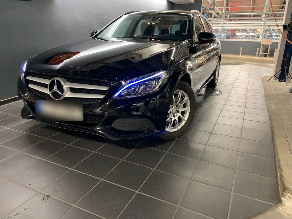 Image of Mercedes-Benz C 220