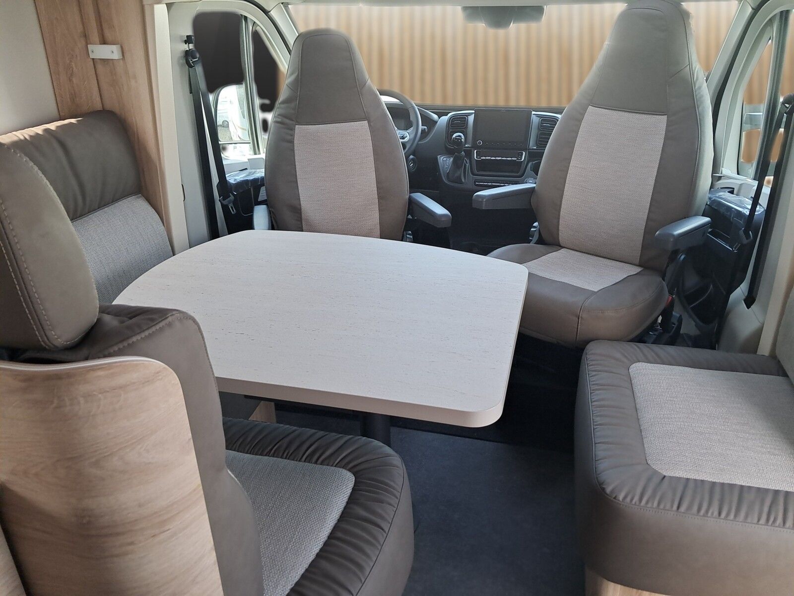 Fahrzeugabbildung Eura Mobil Profila RS PRS 720 EB 180PS Autom. MondialPlus